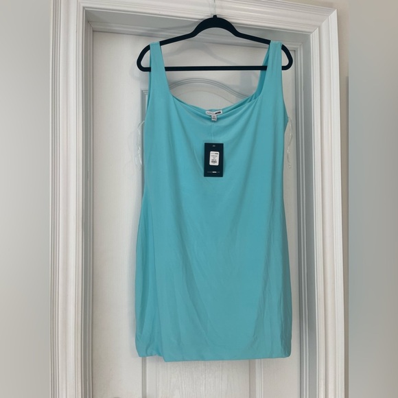 NWT FASHION NOVA DRESS - Picture 3 of 5